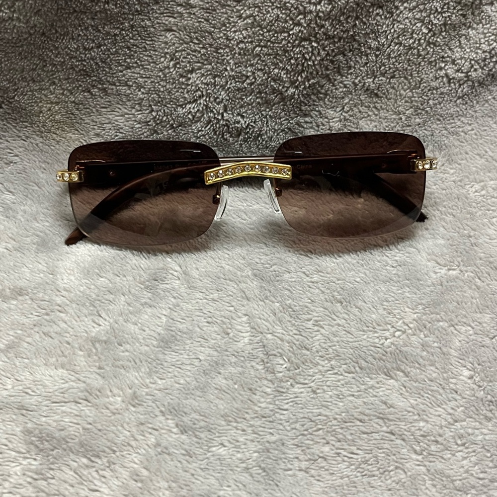 Elegant Brown Sunglasses